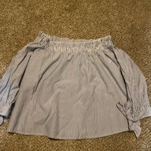 American eagle woman’s xs top.